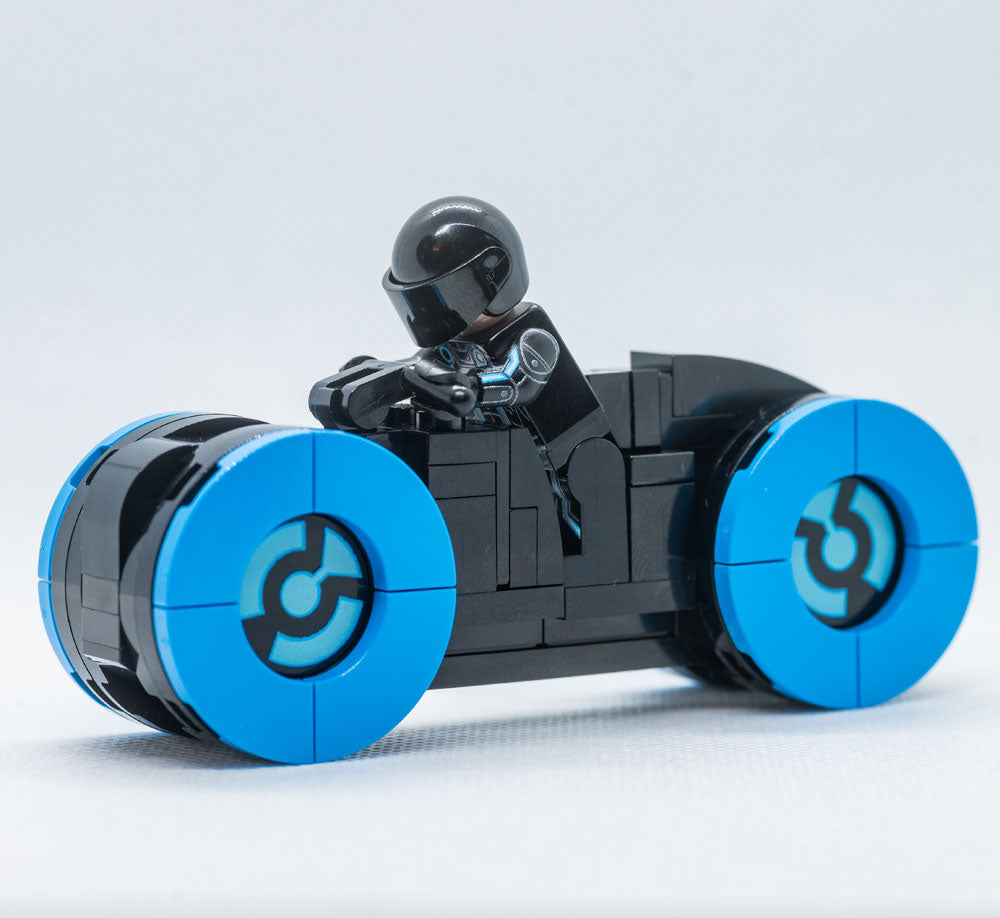 BLOK Lightcycle w/ Minifig